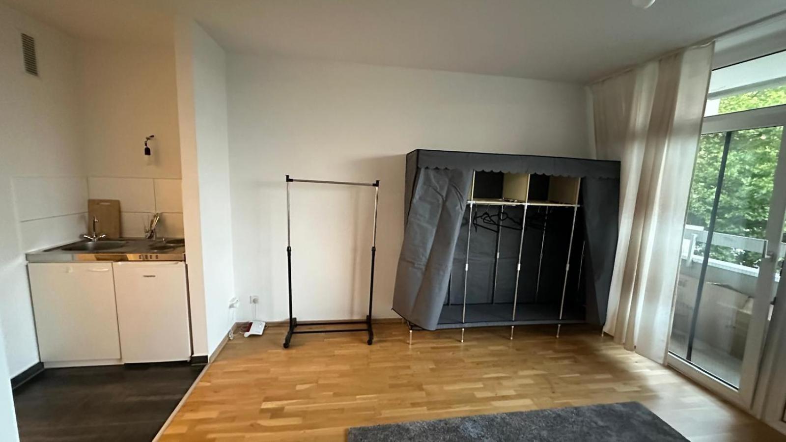 Small Cozy In Apartment Köln